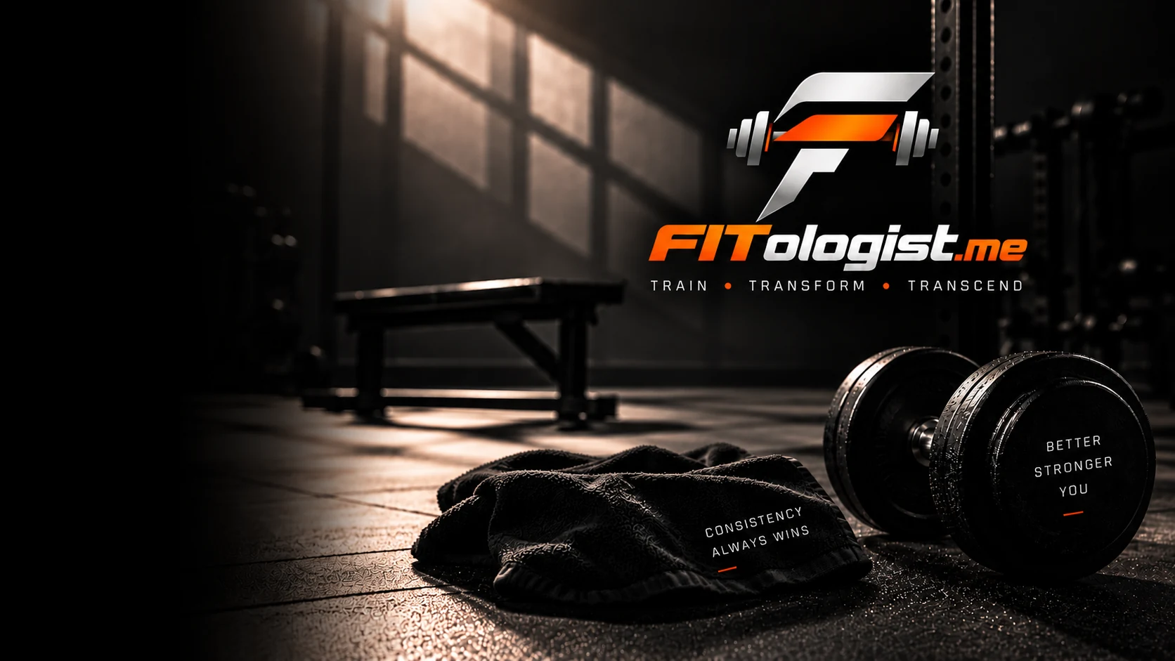 Фирменный визуал FITologist.me: логотип над гантелью на тёмном полу спортзала